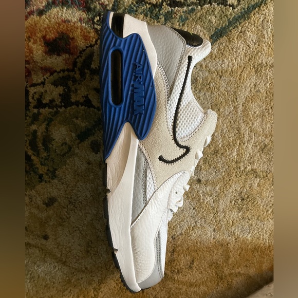 Brand new Nike Air Max size 10.5 blue and white with yellow Nike logo - Picture 2 of 6